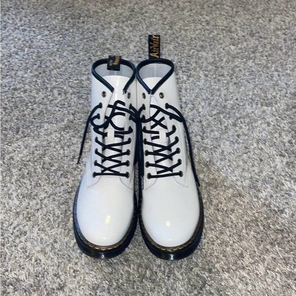 Stylish White Winter Boots